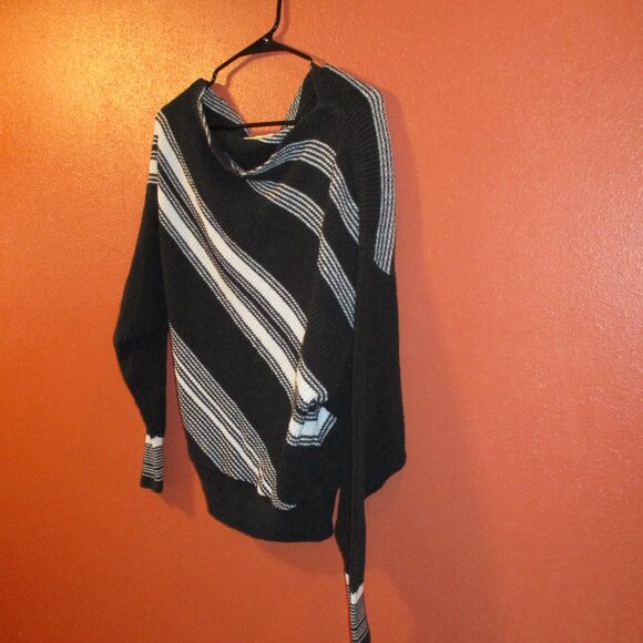 Free People Woman Small Petite Black White Striped Warm Long Sleeve Sweater - Picture 3 of 7